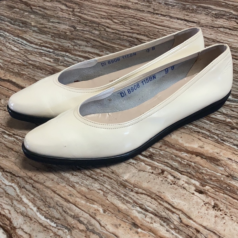 Salvatore Ferragamo Leather Vintage Off-White Slip-on Loafter Shoes Italy - Picture 2 of 9
